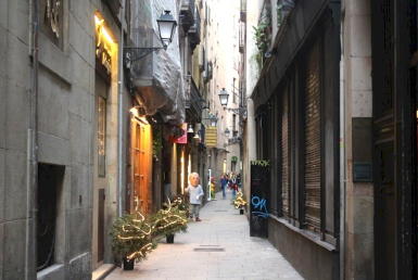 Spazio commerciale senza inquilino in vendita, con licenza di negozio nella Zona Gotica
