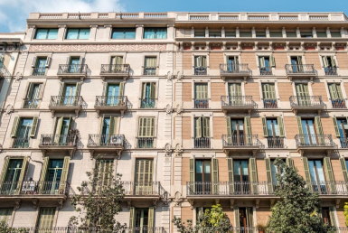 Edificio residenziale nel centrale quartiere dell'Eixample di Barcellona