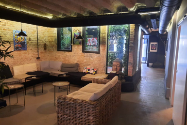 Cannabis club in vendita nel centro di Barcellona