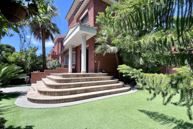 Casa indipendente a 2 minuti a piedi dalla spiaggia di Gavà Mar